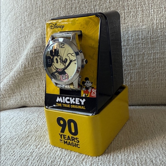Disney Mickey Mouse 90th Anniversary Commemorative Watch in original yellow tin - Picture 2 of 7